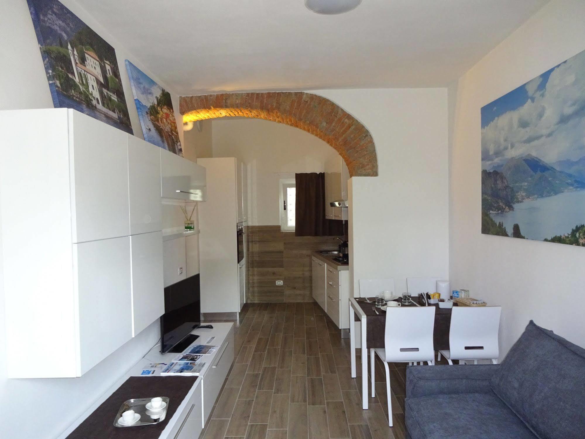 Italianway - Affittacamere Brenna San Fermo della Battaglia Exteriör bild